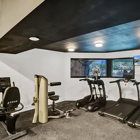 Gorgeous Miami Beach Condo Beach Service 1614